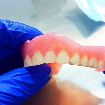 Акриловый протез зубов